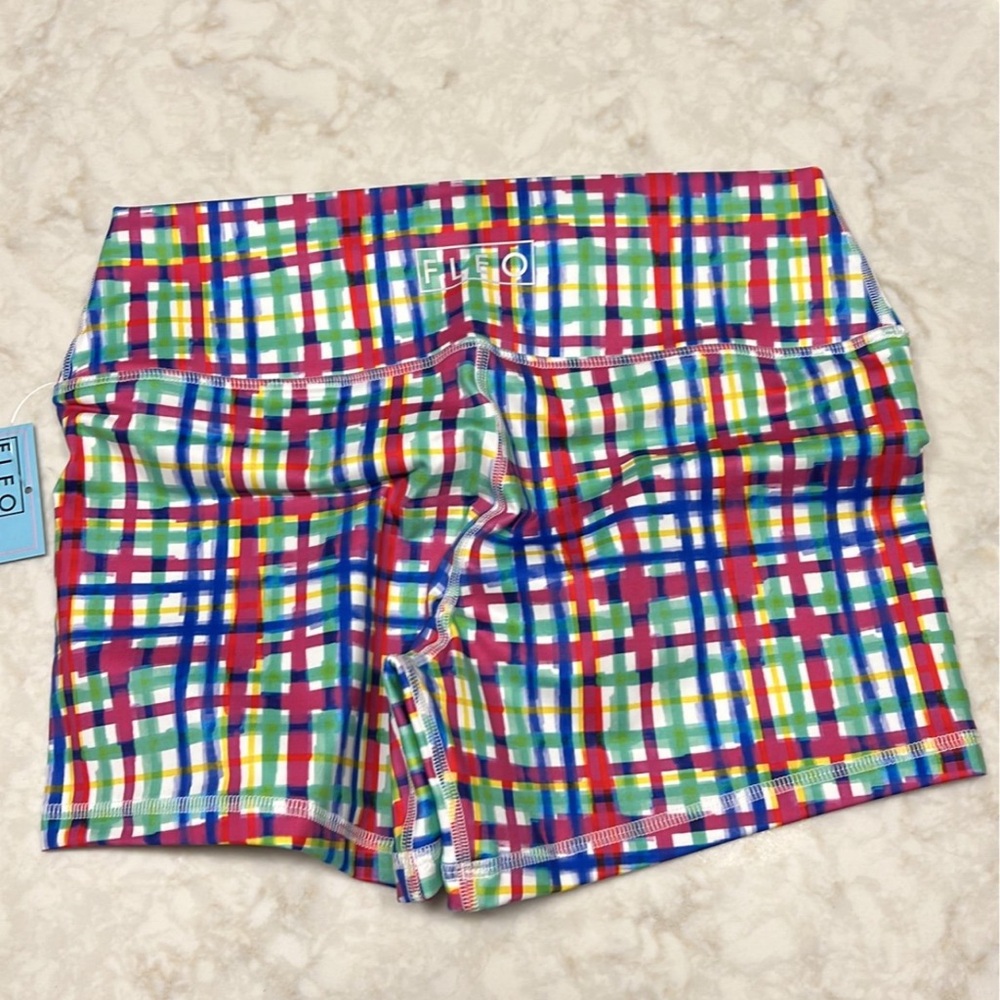Fleo large Power Mid High shorts NWT